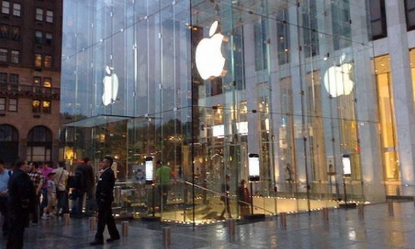 Γιούνκερ: Η απόφαση για την Apple βασίζεται σε γεγονότα και κανόνες