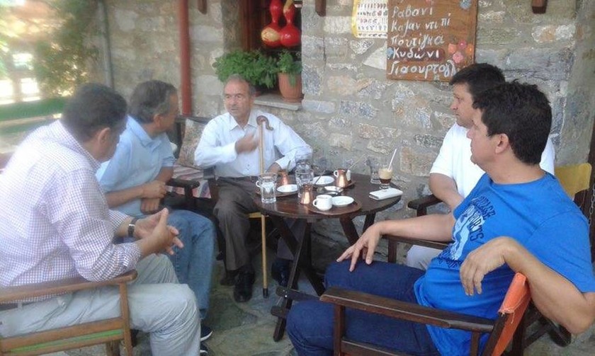 Πιερία: Γιατί δάκρυσε ο Αντώνης Σαμαράς σε καφενείο; (pics)