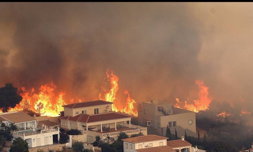 Ισπανία: Μεγάλη πυρκαγιά στη Βαλένθια - Aπειλεί κατοικημένες περιοχές (pics+vid)