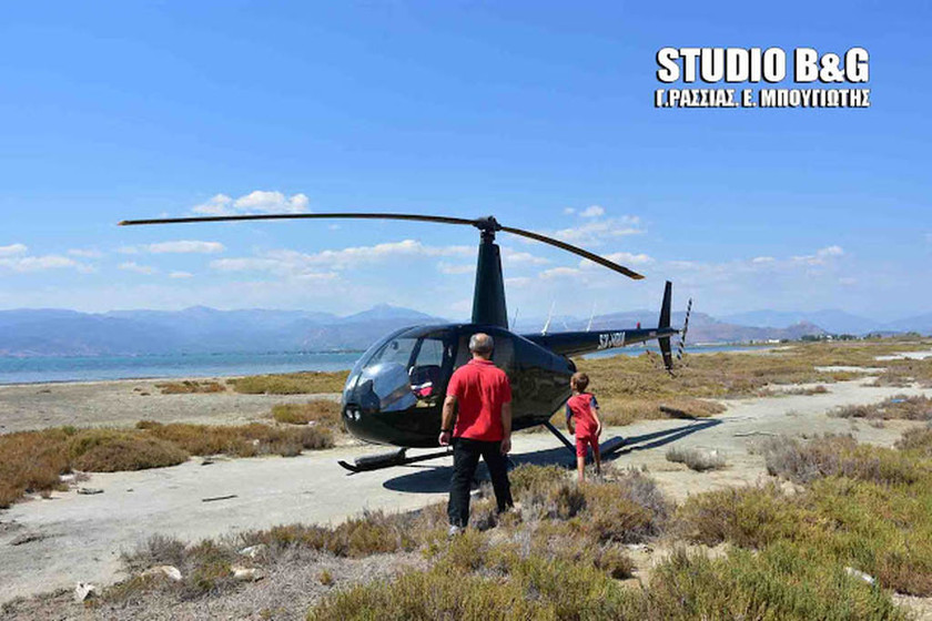 Ναύπλιο: Πάρκαρε το ελικόπτερο και πήγε για... καφέ! (pics)