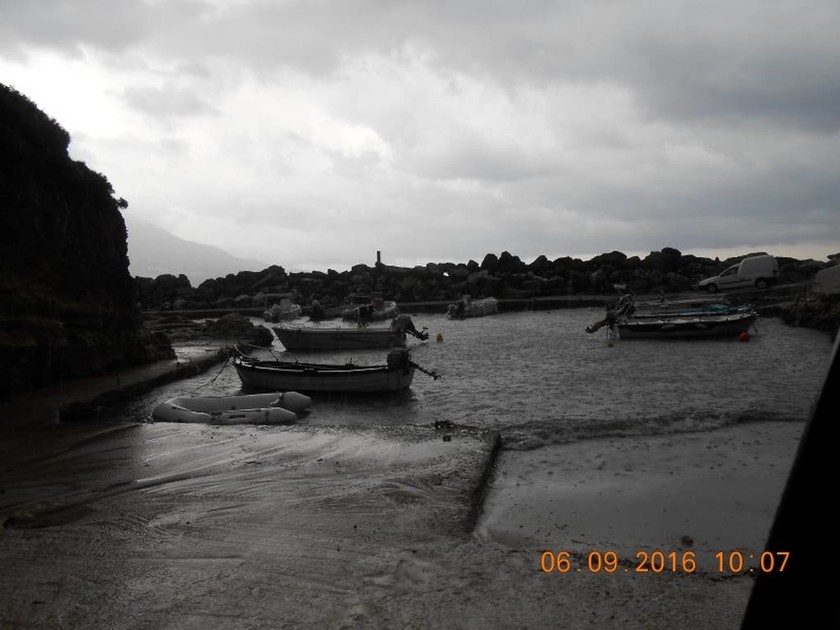 Κακοκαιρία: Συγκλονιστικές φωτογραφίες από την καταιγίδα στην Κεφαλονιά