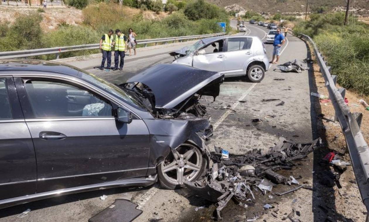 Τραγωδία στην Εύβοια! Ένας νεκρός και τρεις τραυματίες σε τροχαίο στο Αλιβέρι