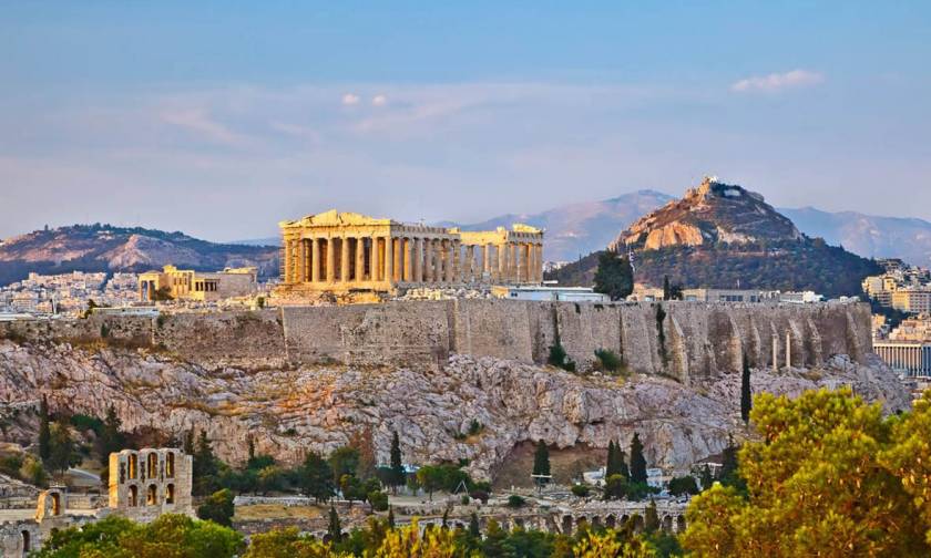 Χωρίς την Αθήνα οι Έλληνες θα ήταν κατά 20% φτωχότεροι