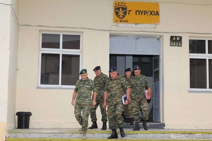 Ο Γενικός Επιθεωρητής Στρατού στο  Κέντρο Εκπαίδευσης Πυροβολικού 
