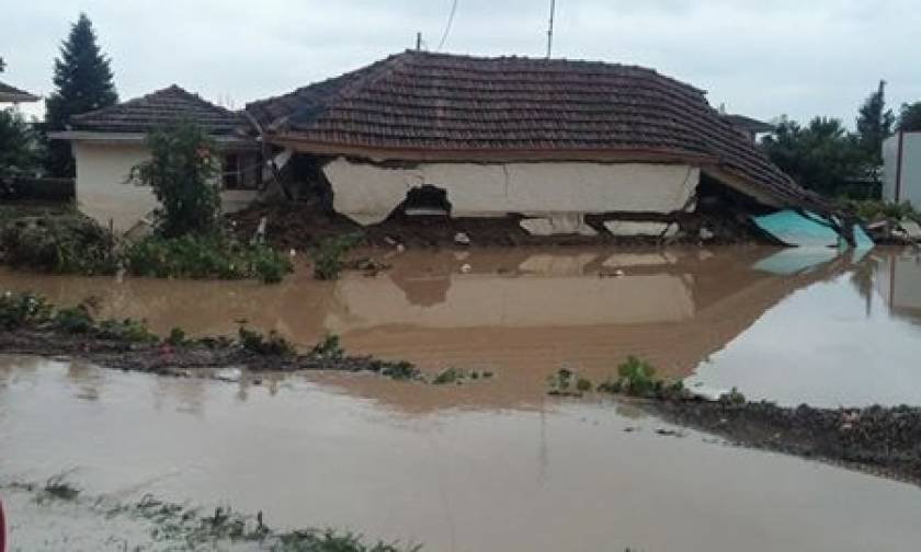 Κακοκαιρία: Καταστροφές από την υπερχείλιση του Πηνειού ποταμού - Σε απόγνωση οι κάτοικοι