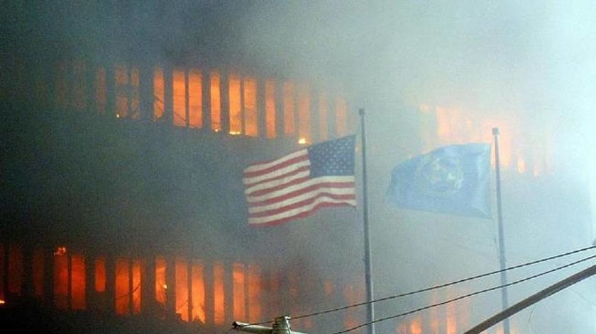 11η Σεπτεμβρίου 2001: Η ημέρα που άλλαξε τον κόσμο (Pics & Vid)