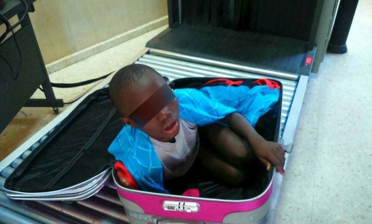 Απίστευτο κι όμως αληθινό: Βουλευτής μετέφερε κρυφά σε βαλίτσα ορφανό από την Αφρική στην Γερμανία