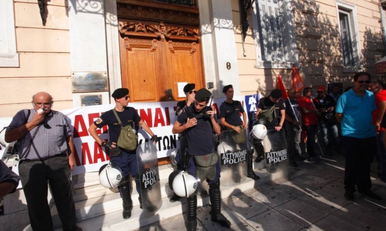 Διαμαρτυρία ΠΟΕ-ΟΤΑ και ΑΔΕΔΥ στο κέντρο της Αθήνας