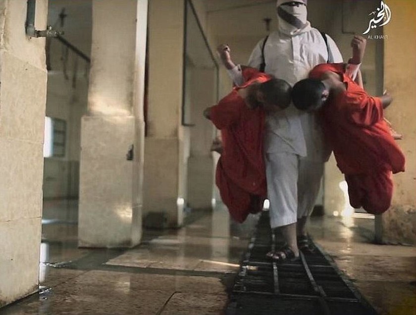  Αυτό είναι φρικτότερο βίντεο του ISIS έως σήμερα (Pics)
