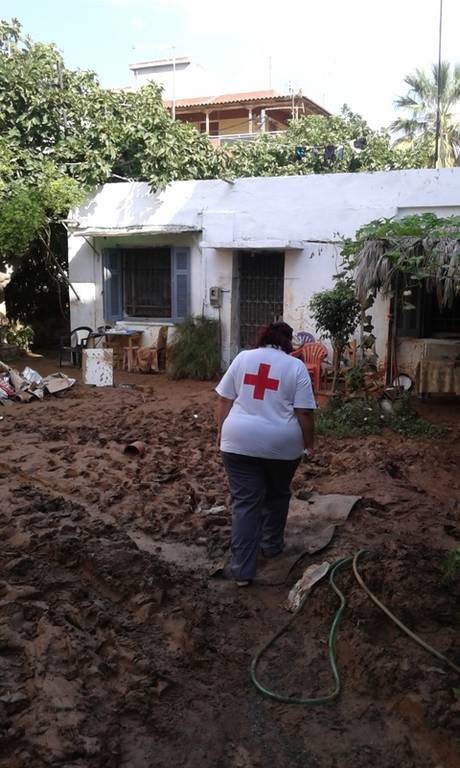 Καλαμάτα: Στο πλευρό των πληγέντων από τις πλημμύρες ο Ερυθρός Σταυρός