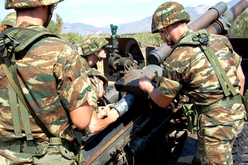 Στρατός ξηράς: Εκτέλεση Βολών Πυροβολικού στη ΣΠΒ (pics)