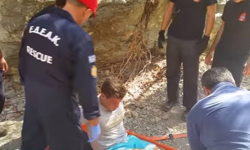Καρέ - καρέ η διάσωση 25χρονου που τραυματίστηκε σε φαράγγι (vid)
