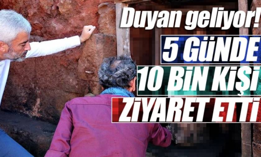 Απίστευτο: Τούρκοι προσκυνούν άγαλμα της Παναγίας