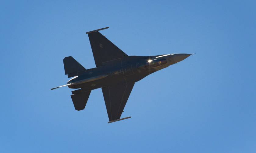 Συγκλονιστικό βίντεο: Πιλότος F-16 λιποθυμά – Ανεξέλεγκτη πτώση