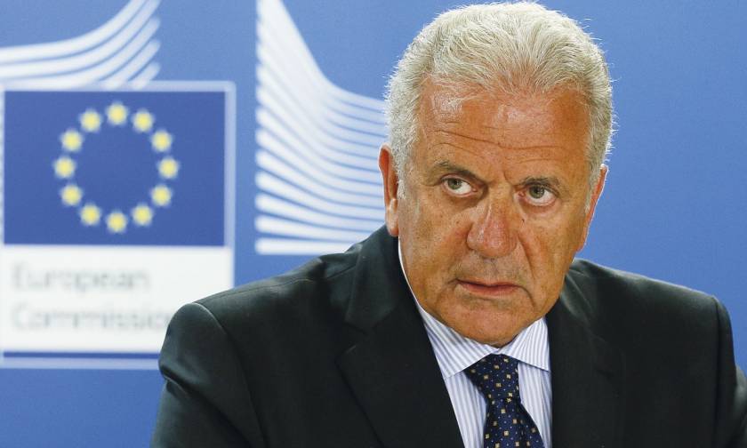 Αβραμόπουλος: Η ΕΕ αύξησε την παροχή βοήθειας προς τους πρόσφυγες