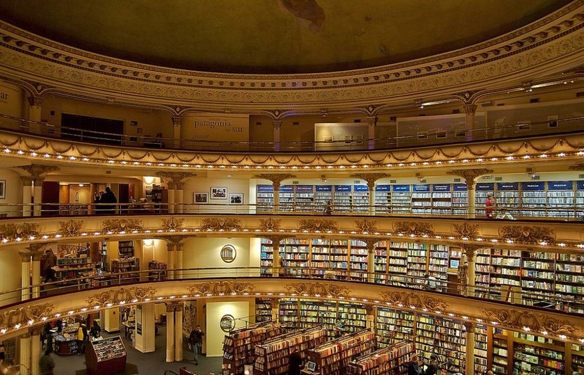 Αυτό το 100 ετών θέατρο μετατράπηκε στο εντυπωσιακότερο βιβλιοπωλείο στον κόσμο (Pics)