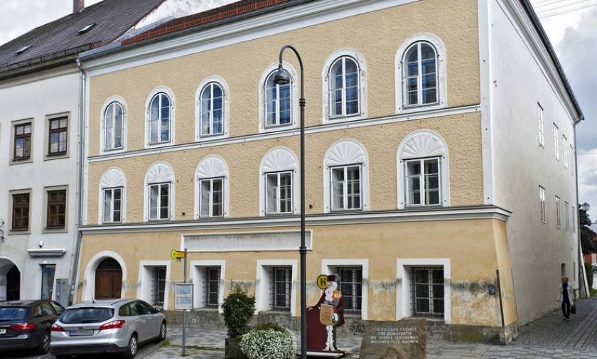 Να κατεδαφιστεί ή όχι; Το δίλημμα των αυστριακών για το σπίτι που γεννήθηκε ο Αδόλφος Χίτλερ