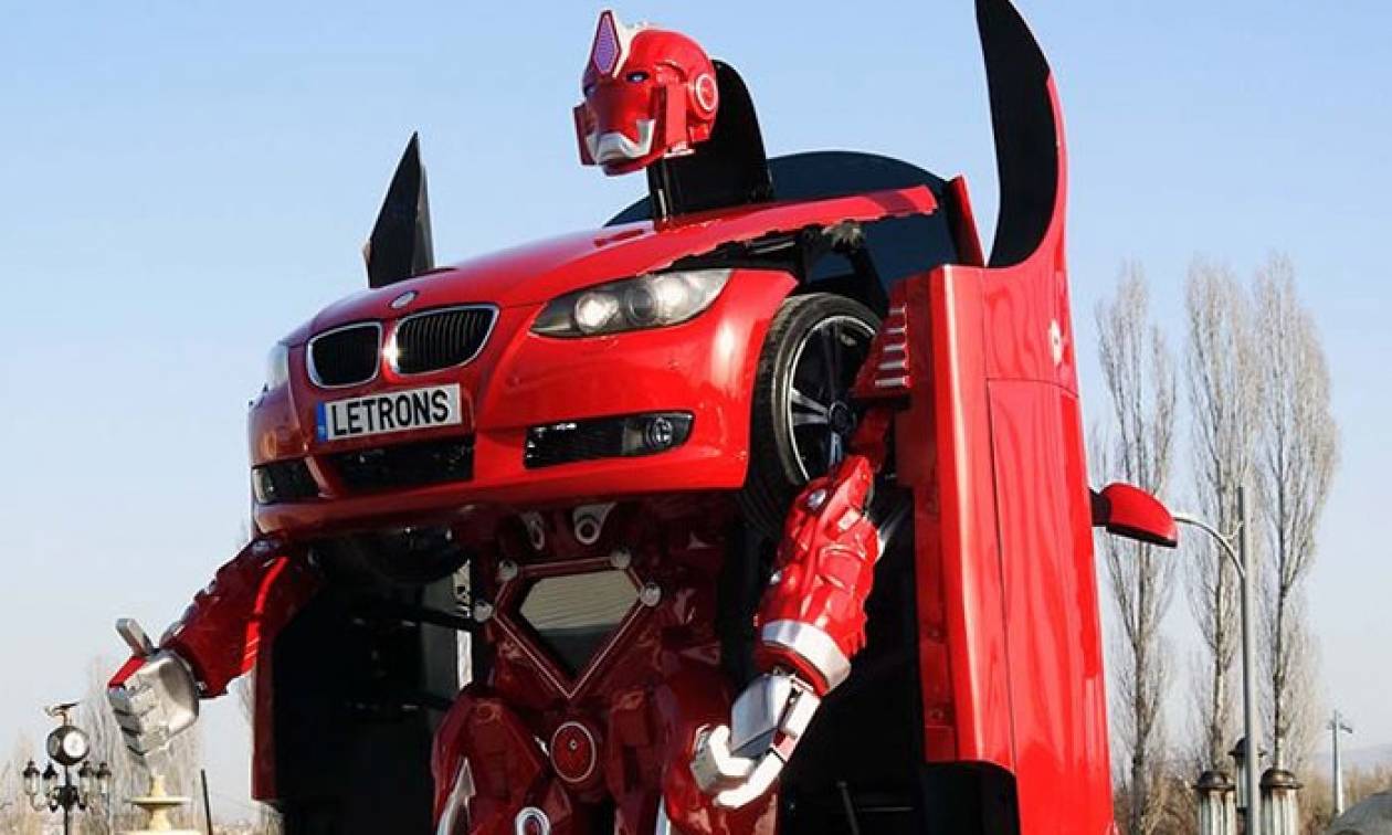 Το όνειρο έγινε πραγματικότητα: Το πρώτο λειτουργικό αυτοκίνητο Transformer είναι γεγονός (Vid)