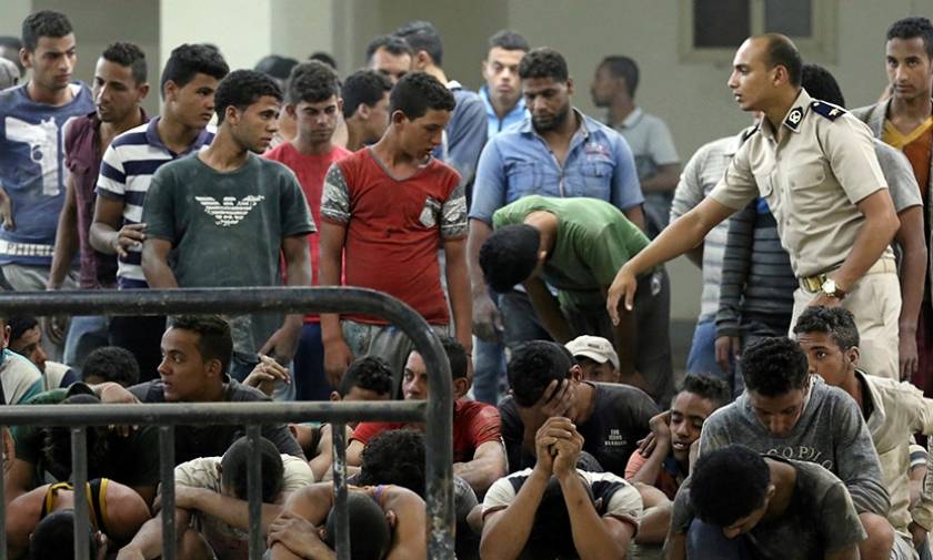 Αίγυπτος: Δεκάδες μετανάστες βρήκαν φριχτό θάνατο κλεισμένοι σε αμπάρι πλοίου που βυθίστηκε