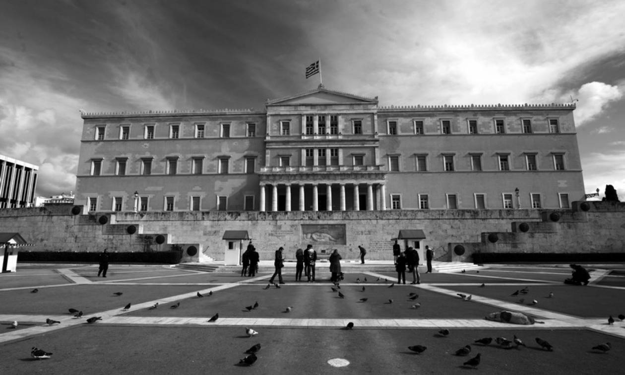 Ντροπή: Τα Μνημόνια διαλύουν τους Έλληνες και τα κόμματα «τσεπώνουν» εκατ. ευρώ από «θαλασσοδάνεια»