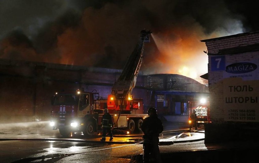 Θρήνος στη Ρωσία: Οκτώ πυροσβέστες έχασαν τη ζωή τους σε πυρκαγιά στη Μόσχα