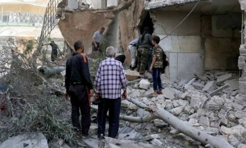 Syria war: New strikes in Aleppo as Syria announces offensive