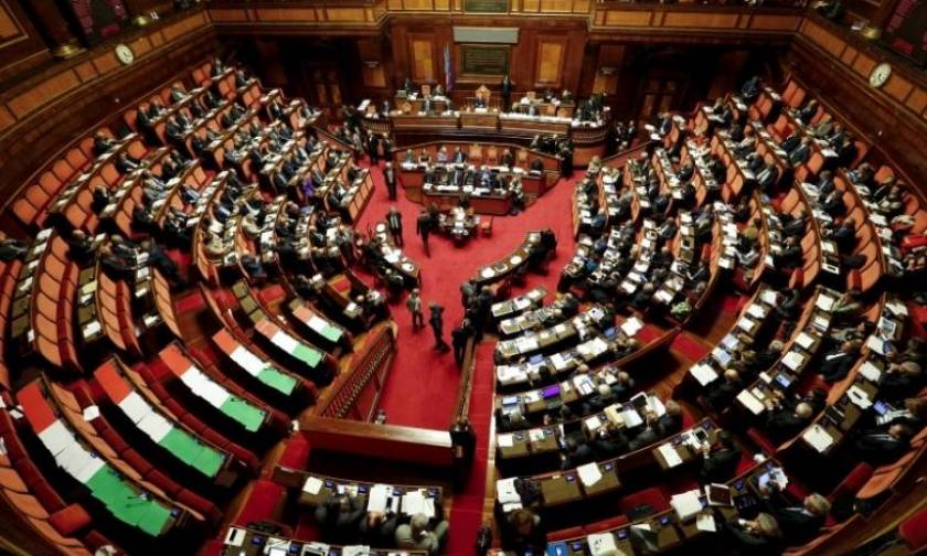 Στις 4 Δεκεμβρίου το δημοψήφισμα για το σύνταγμα στην Ιταλία
