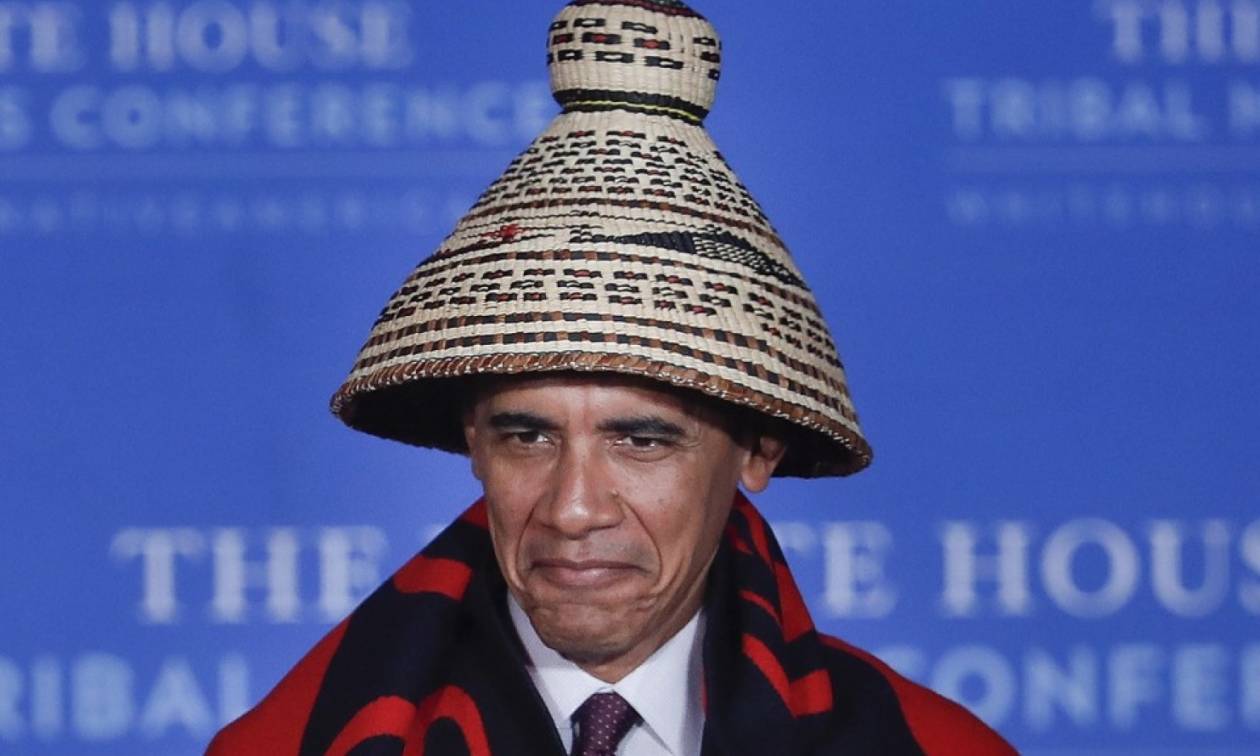 Γιατί φόρεσε ψάθινο καπέλο και ινδιάνικη κουβέρτα ο Μπάρακ Ομπάμα; (pics+vid)