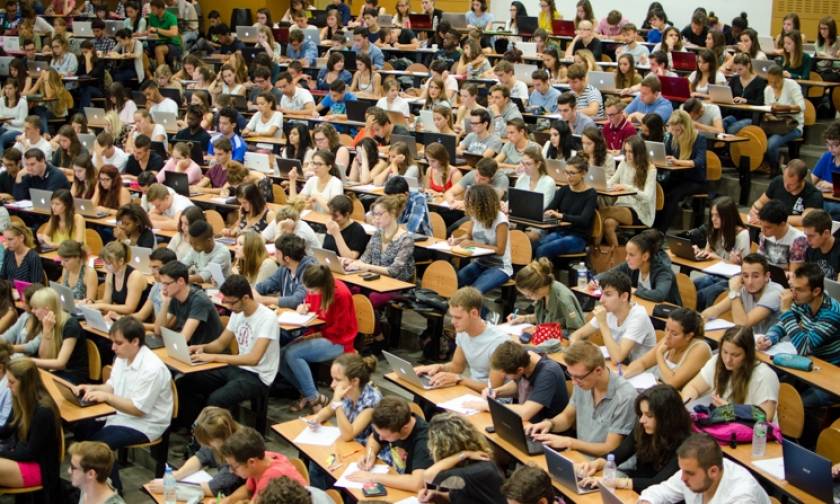 Ιταλός καθηγητής προς φοιτητές: Αντιγράψτε ελεύθερα και εμείς το κάνουμε!