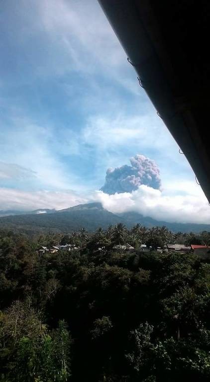 ΈΚΤΑΚΤΟ - Ινδονησία: Αγνοούνται 389 τουρίστες που επισκέπτονταν ηφαίστειο τη στιγμή που εξερράγη 