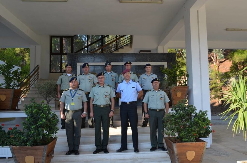 Στρατός Ξηράς: Επίσκεψη Διοικητή ΜΙLENG COE στη ΣΜΧ (pics)