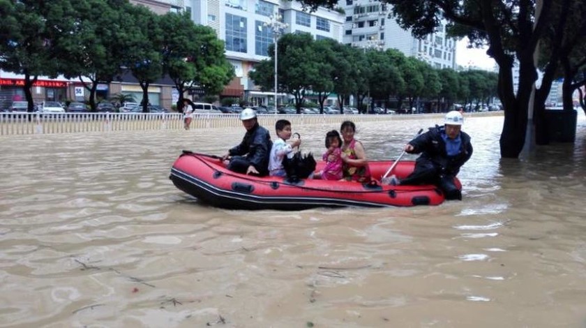 Κίνα: Κατολίσθηση ισοπέδωσε χωριό μετά το πέρασμα τυφώνα - Δεκάδες αγνοούμενοι (pics)