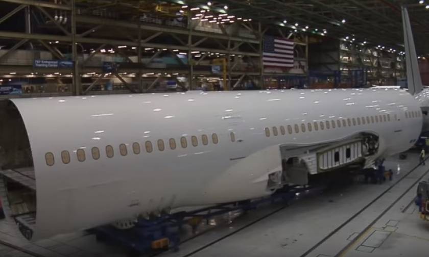 Εκπληκτικό βίντεο – Έτσι «χτίζουν» ένα αεροπλάνο μέσα σε μόλις 4 λεπτά!