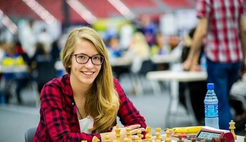Μια 16χρονη από την Καβάλα παγκόσμια πρωταθλήτρια στο σκάκι! (pics)