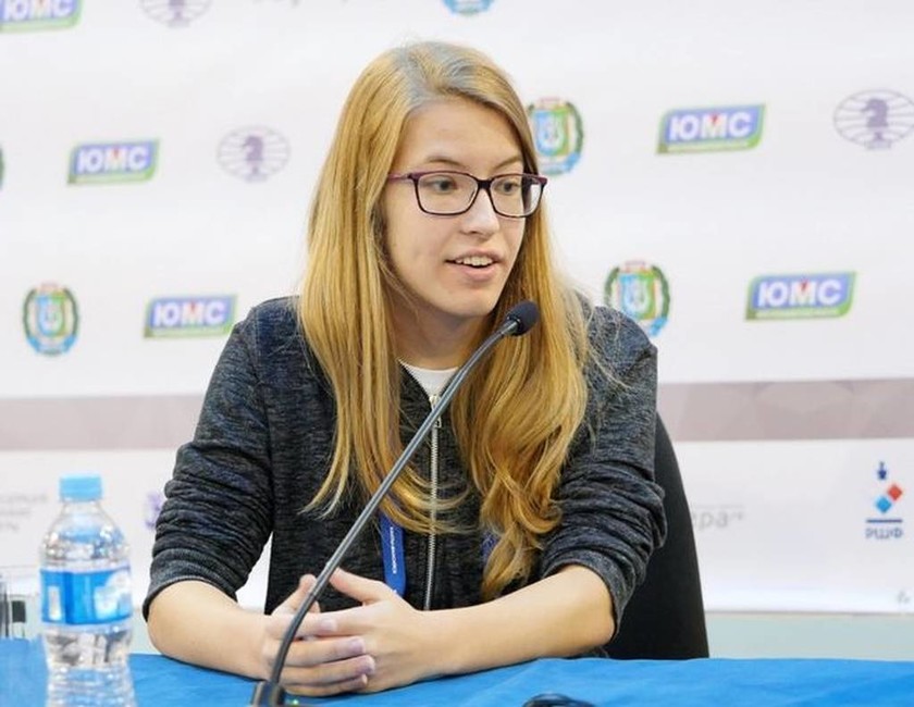 Μια 16χρονη από την Καβάλα παγκόσμια πρωταθλήτρια στο σκάκι! (pics)