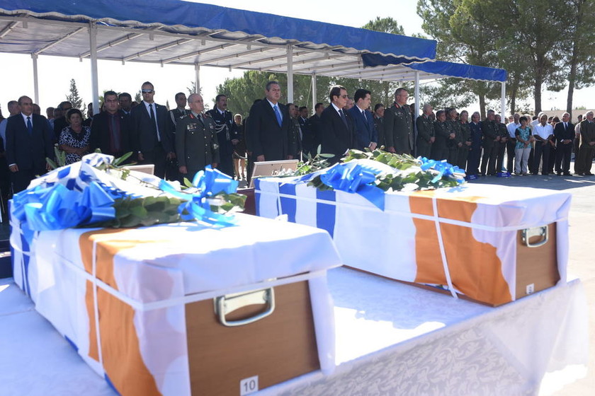 Τιμή και Δόξα! Στην Ελλάδα τα λείψανα των ηρώων καταδρομέων που «έπεσαν» στην Κύπρο