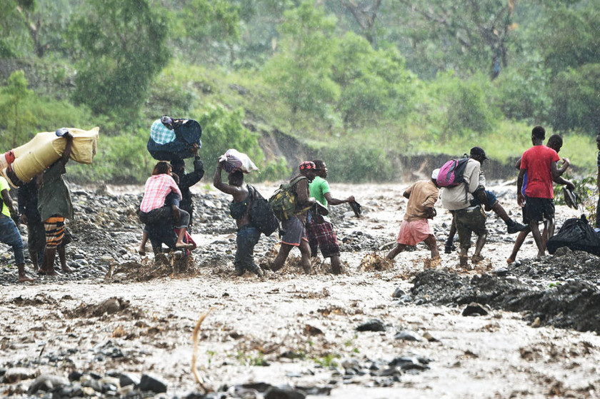 Εικόνες αποκάλυψης στην Αϊτή: Τρόμος και χάος από το φονικό πέρασμα του «Μάθιου» - 842 οι νεκροί