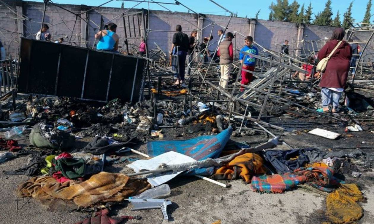 Χίος: Ξεσηκωμός προσφύγων με επέμβαση των ΜΑΤ - Πυρκαγιά  στον καταυλισμό έκαψε έξι οικισμούς