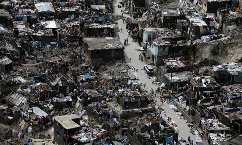 Τραγωδία δίχως τέλος στην Αϊτή: 1.000 οι νεκροί του τυφώνα Μάθιου