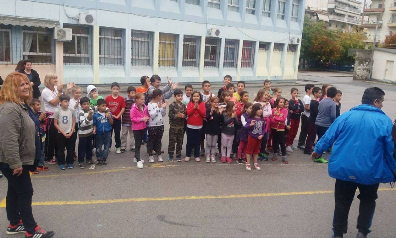 Θεσσαλονίκη: Μαθήματα ανθρωπιάς από μαθητές που καλωσόρισαν τα προσφυγόπουλα