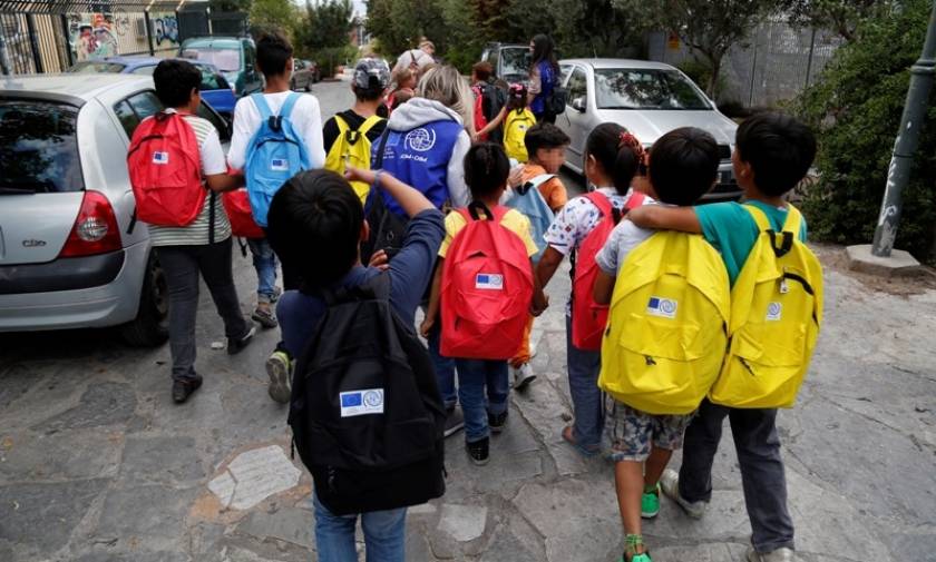 ΥΠΥΓ: Τα προσφυγόπουλα εντάσσονται στα σχολεία εφόσον έχουν εμβολιαστεί