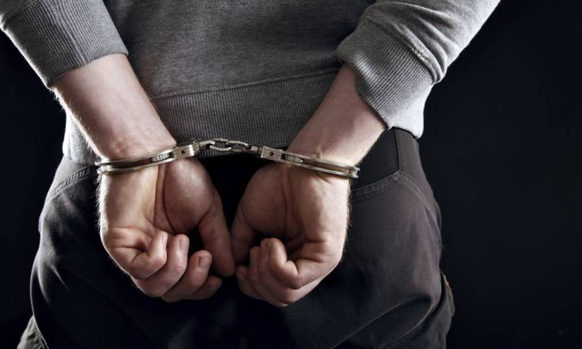 Συνελήφθη στην Πρέβεζα Γερμανός για παράνομη οπλοκατοχή και ναρκωτικά