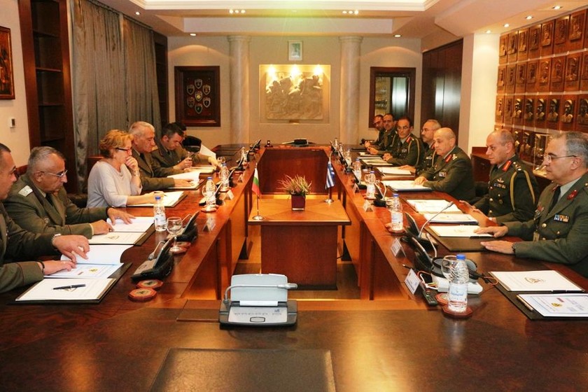 Επίσκεψη Διοικητή των Χερσαίων Δυνάμεων της Βουλγαρίας στο ΓΕΣ (pics)