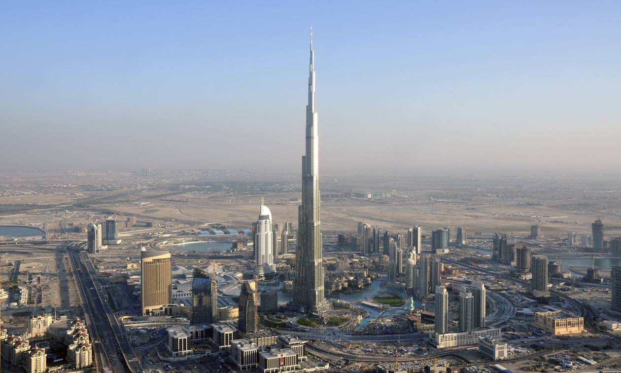 Ντουμπάι: Στα ροζ το ψηλότερο κτήριο στον κόσμο (pic)