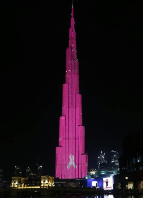 Ντουμπάι: Στα ροζ το ψηλότερο κτήριο στον κόσμο (pic)
