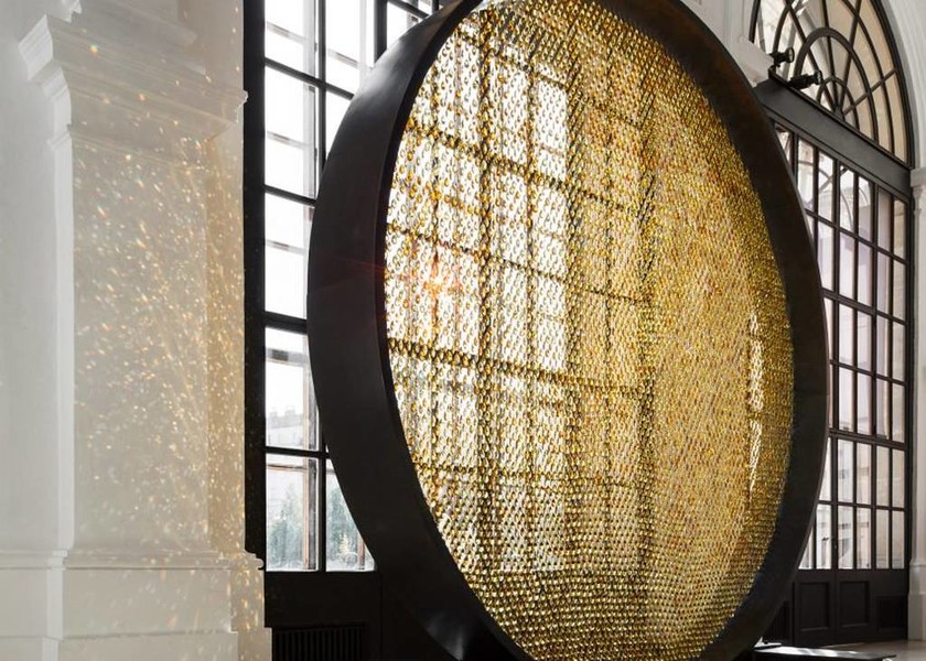 Εντυπωσιακό: Ένας «ήλιος» από 8.000 κρύσταλλα Swarovski! (pics)