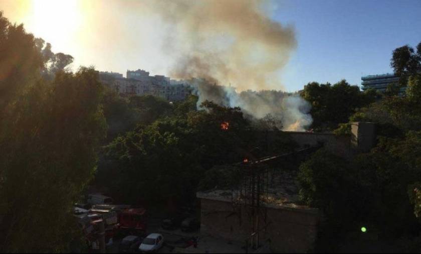 Ηράκλειο: Σβήσθηκε η πυρκαγιά σε παλιό εργοστάσιο στο κέντρο της πόλης