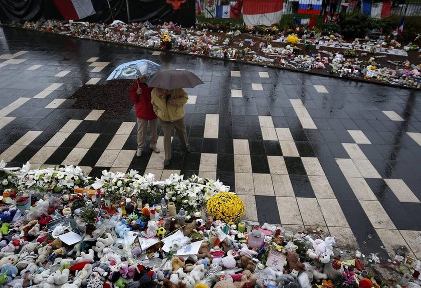 Νίκαια: Θρήνος και δάκρυα στην επέτειο μνήμης των 86 θυμάτων της τρομοκρατικής επίθεσης (Pics)