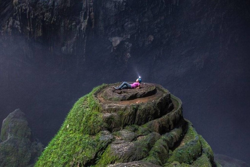 Ταξίδι στο «κέντρο» της Γης: Σπάνιες εικόνες από τη μεγαλύτερη σπηλιά του κόσμου (Pics+Vid)