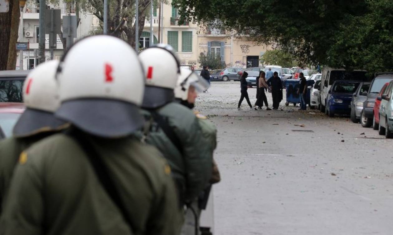Θεσσαλονίκη: 13 συλλήψεις για τα επεισόδια ανάμεσα σε οπαδούς στο κέντρο της πόλης